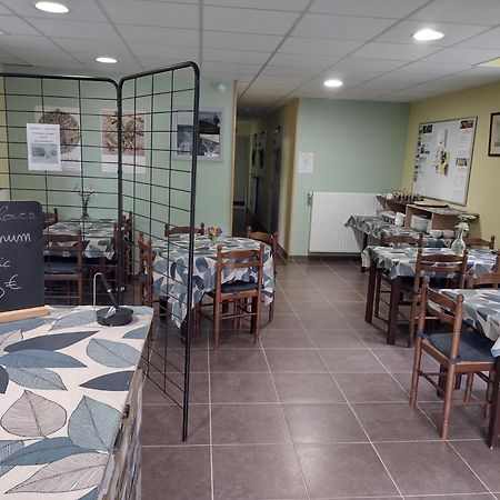 Ostal Scrignac - Gite D'Etape De La Gare Eksteriør billede